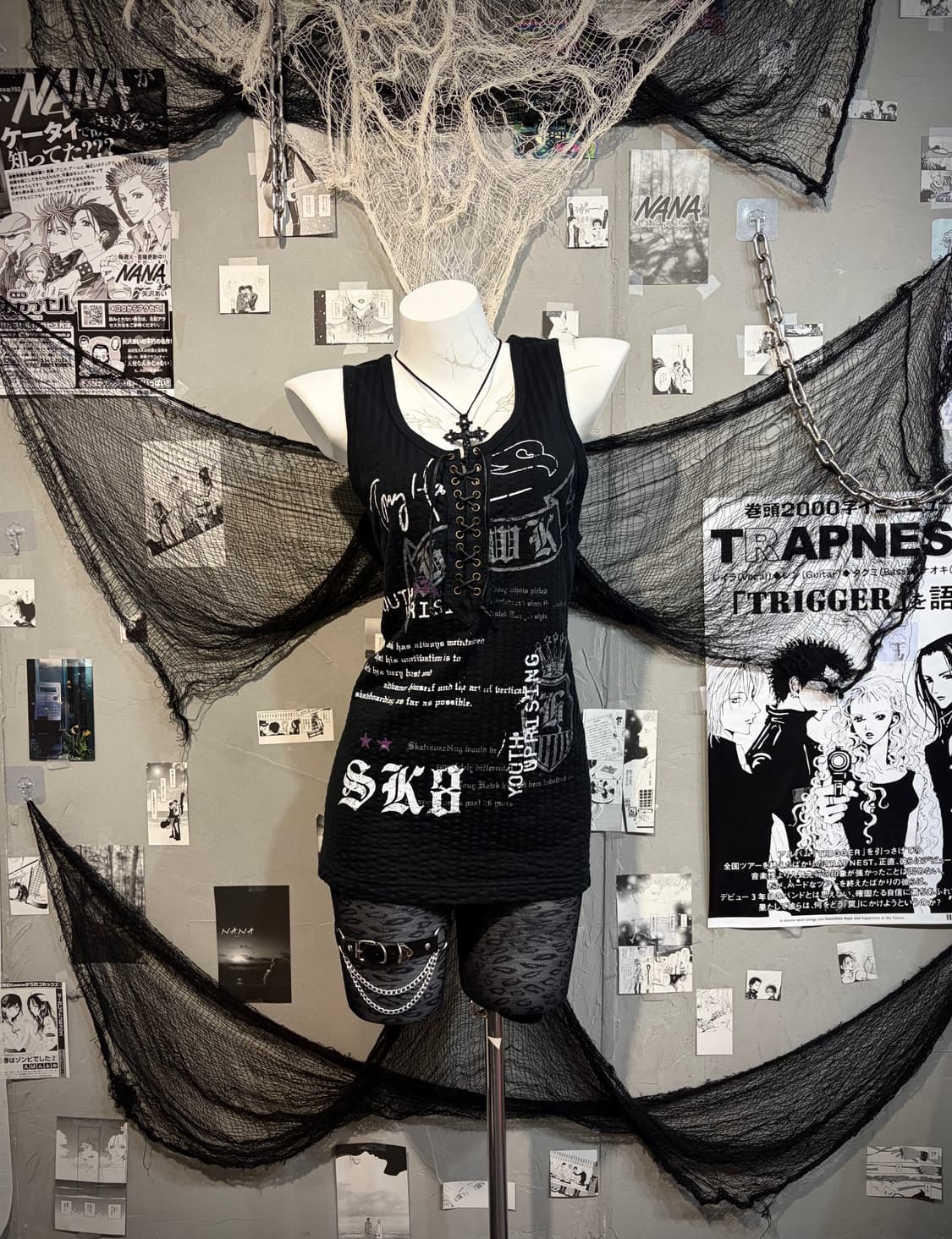 Punk lettering eyelet sleeveless 상품이미지3