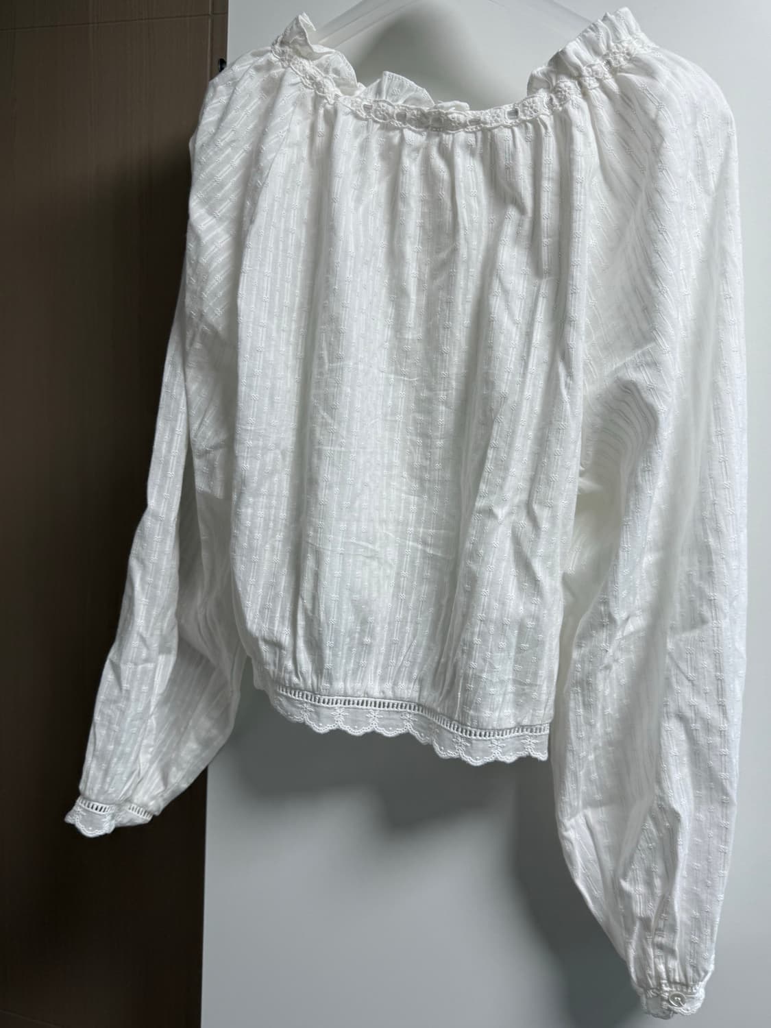 에즈이프캘리 블라우스 신예은착용 상품이미지3