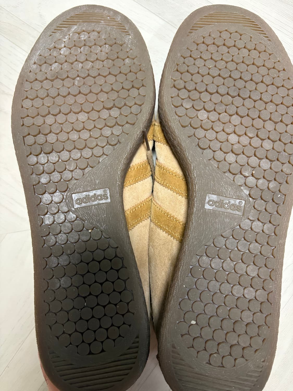 아디다스 토바코 팬톤 메사 상품이미지3