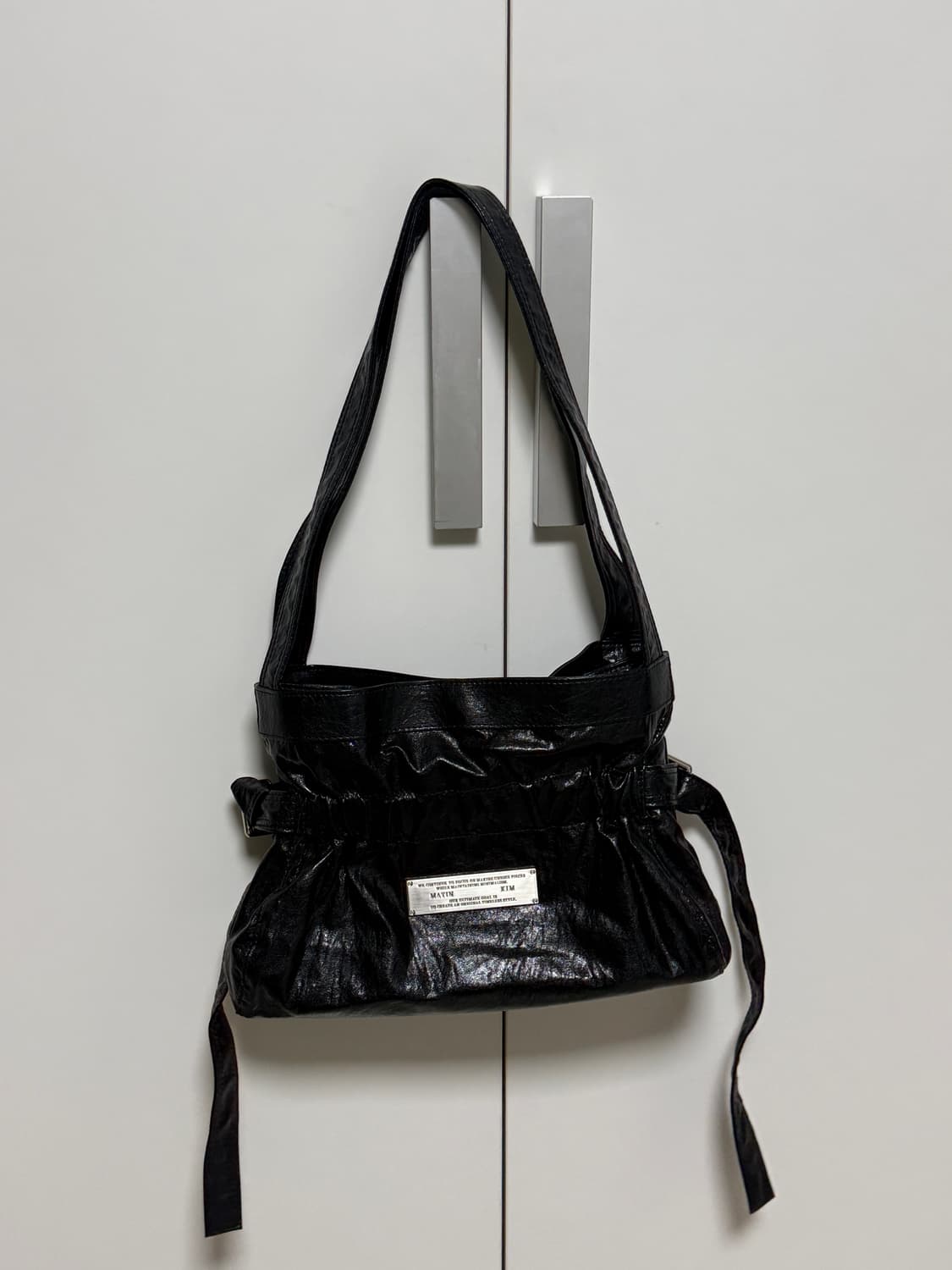 마뗑킴 포우 레더 씨쉘 미니백 상품이미지1