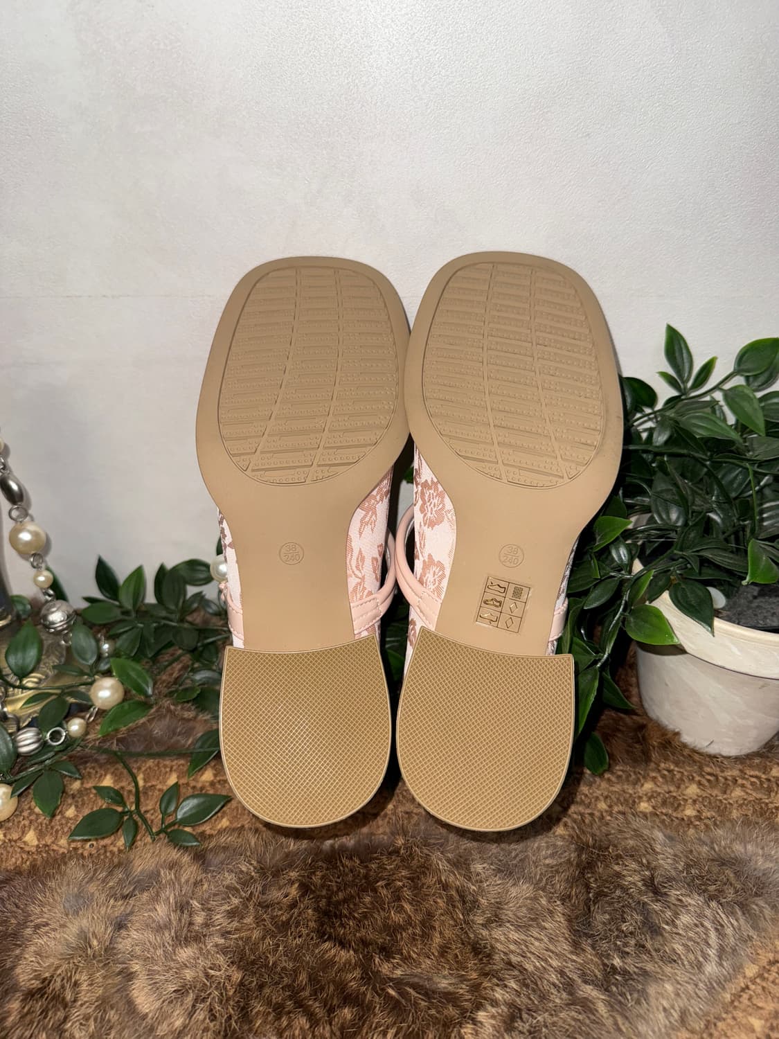 Baby pink oriental floral pearl heels 상품이미지6