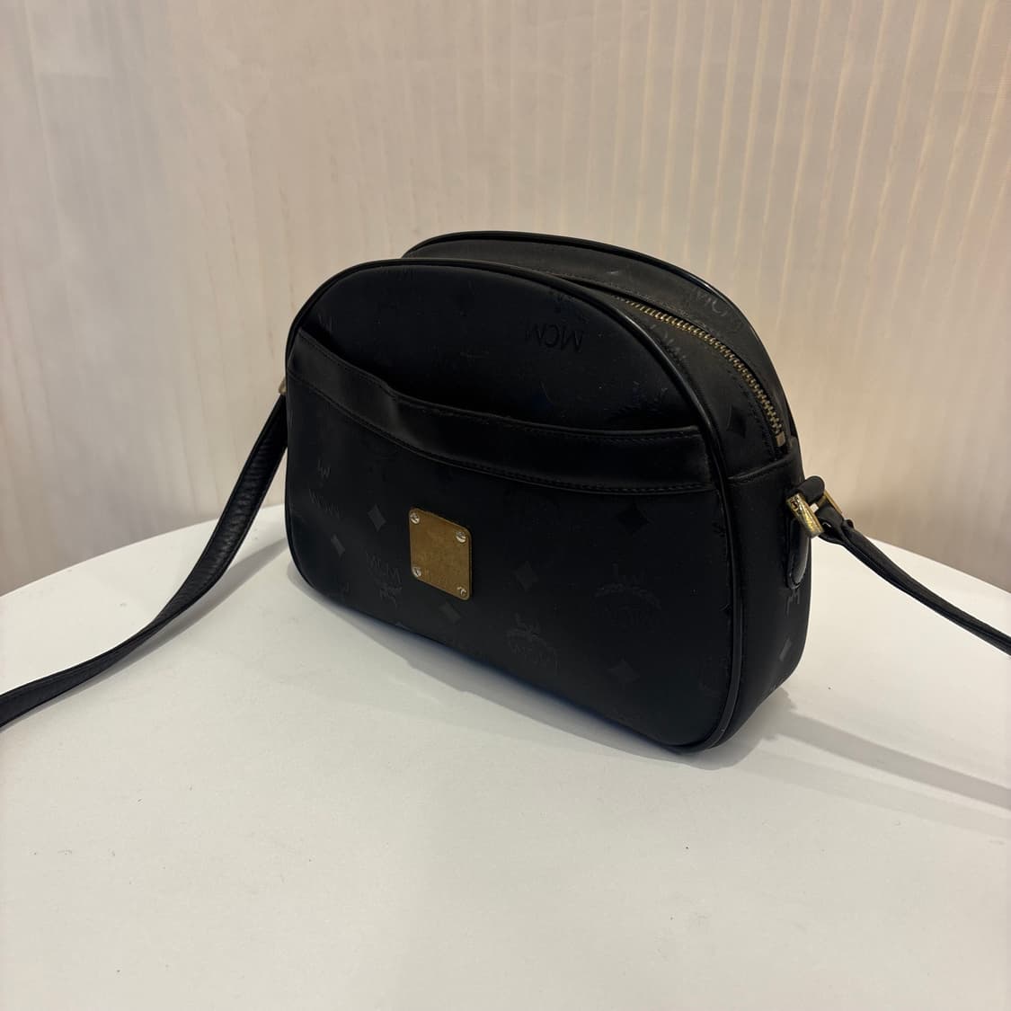정품 MCM 블랙 크로스백     상품이미지5