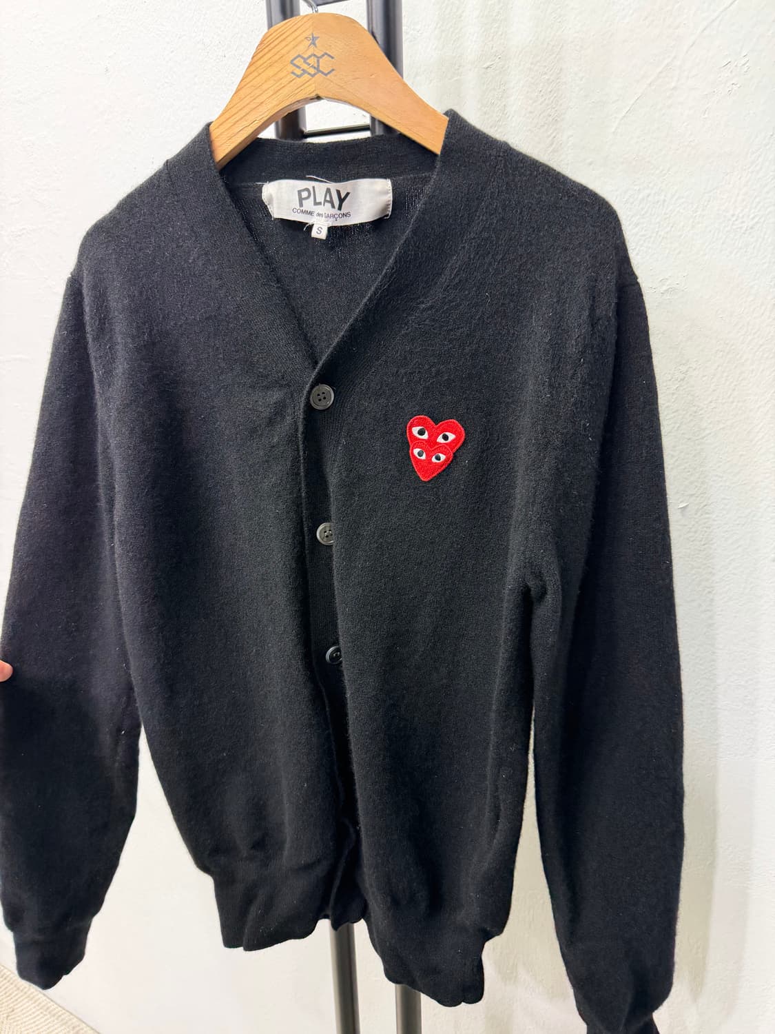 매장판정품) 꼼데가르송 23ss 여성 더블하트 가디건 S  상품이미지3