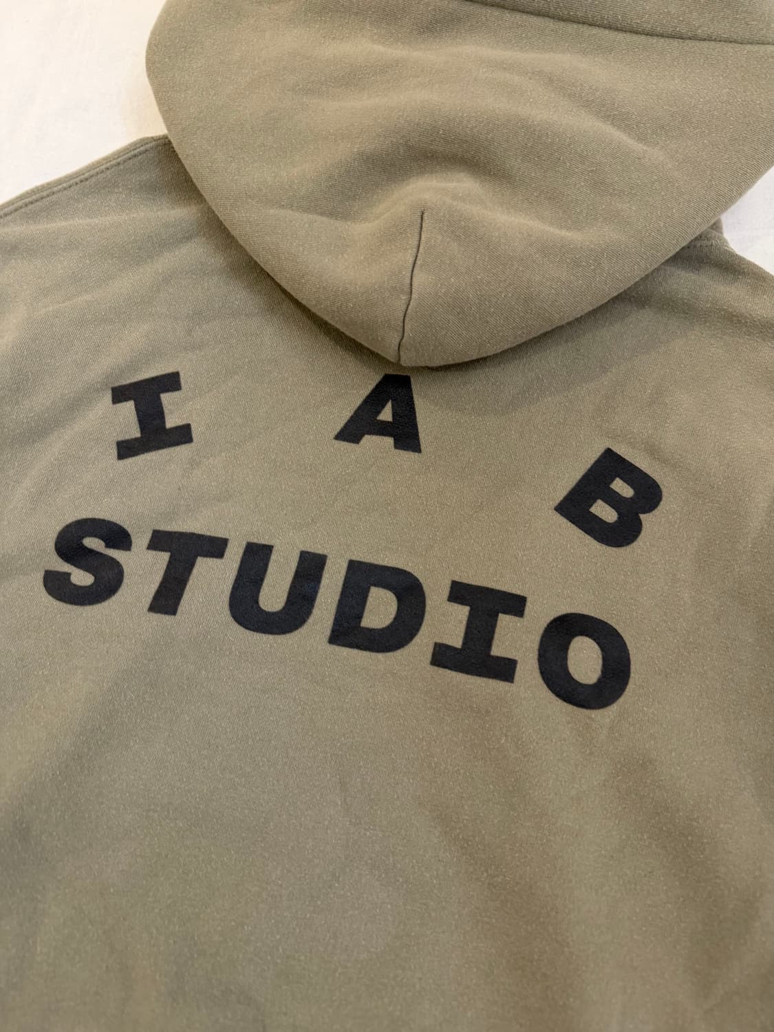아이앱 스튜디오 후드티 카키 올리브 상품이미지2