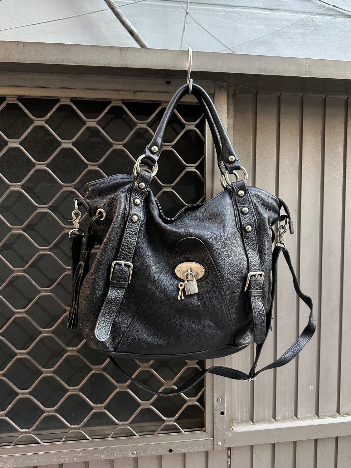 Tassel stud leather bag 상품이미지1