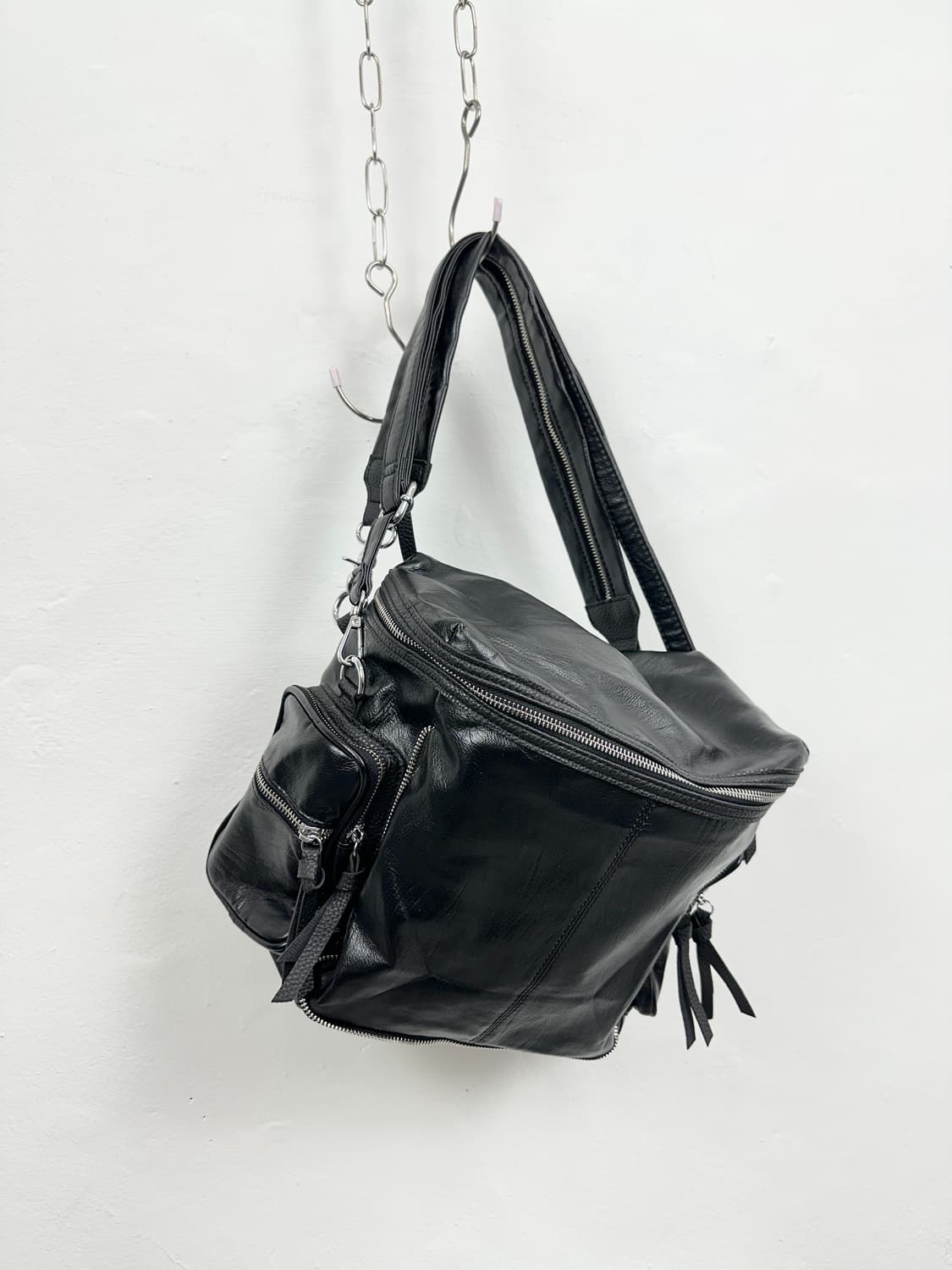 Zip Detail Faux Leather Multi-Pocket Sho 상품이미지2