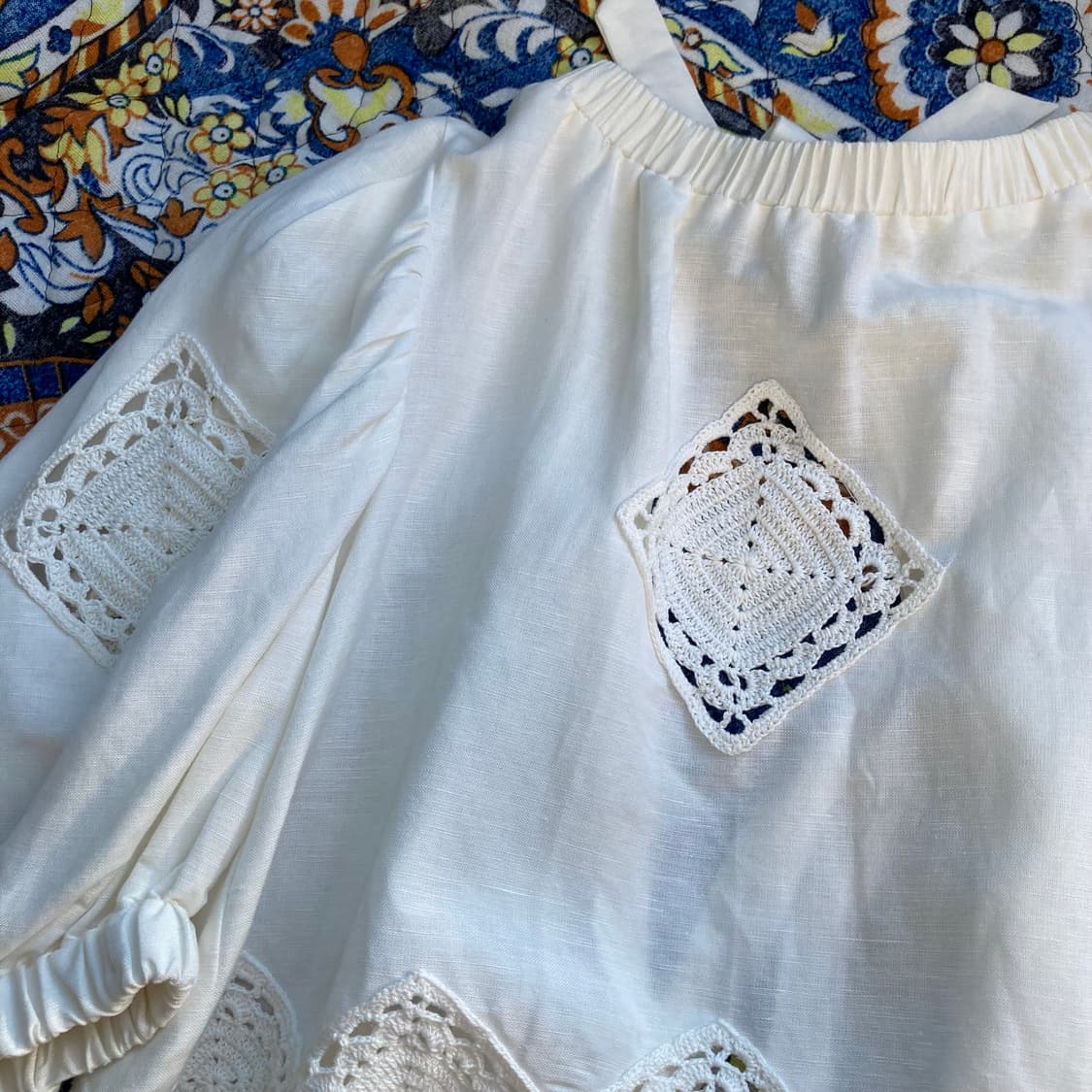 Sea Newyork 씨뉴욕 레이스 크로쉐 리본 크롭 퍼프 탑 블라우스 상품이미지3