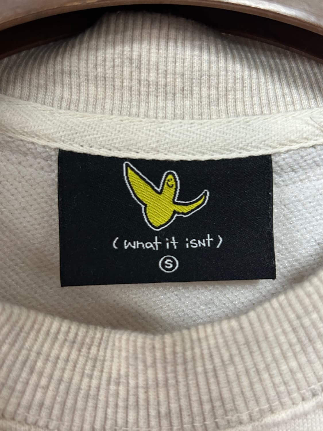 왓잇이즌 패치로고 카라 스웻셔츠 맨투맨 상품이미지6