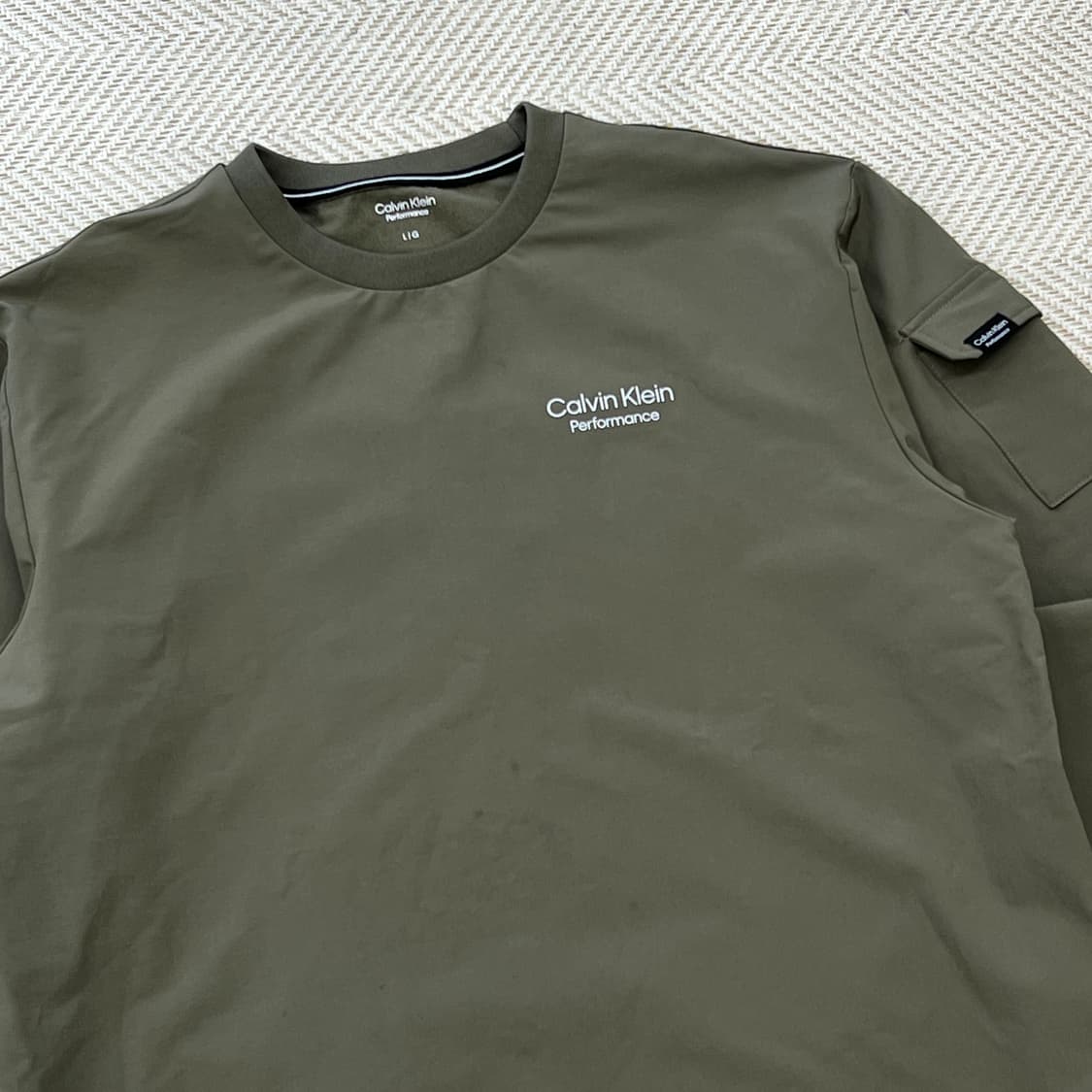 캘빈클라인 퍼포먼스 풀오버 웜업 r3269 상품이미지3