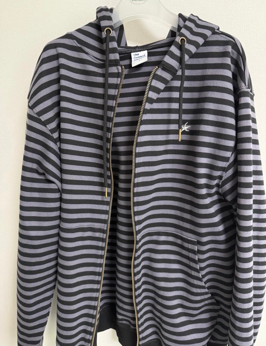 더콜디스트모먼트 후드집업 상품이미지1