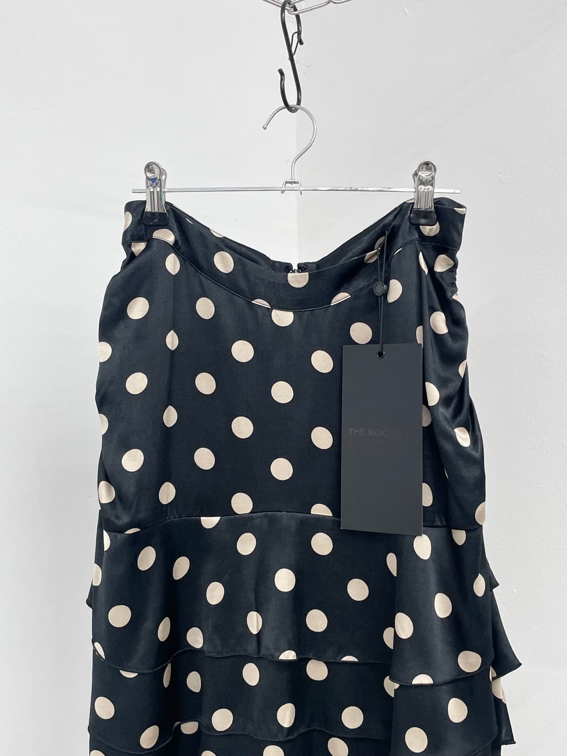 더쿠플스 실크 디테일 도트 셋업 상품이미지10