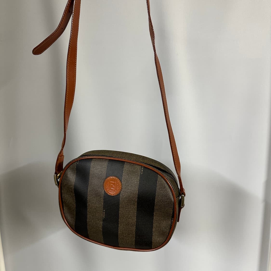 펜디 빈티지 크로스백 상품이미지1