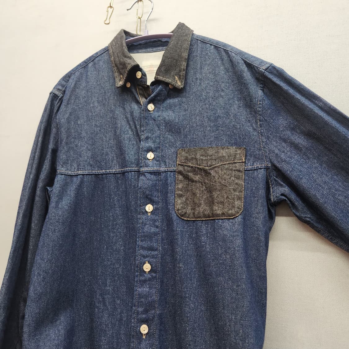 커스텀멜로우 원포켓 배색 데님 셔츠 100(M) 남여공용 상품이미지3