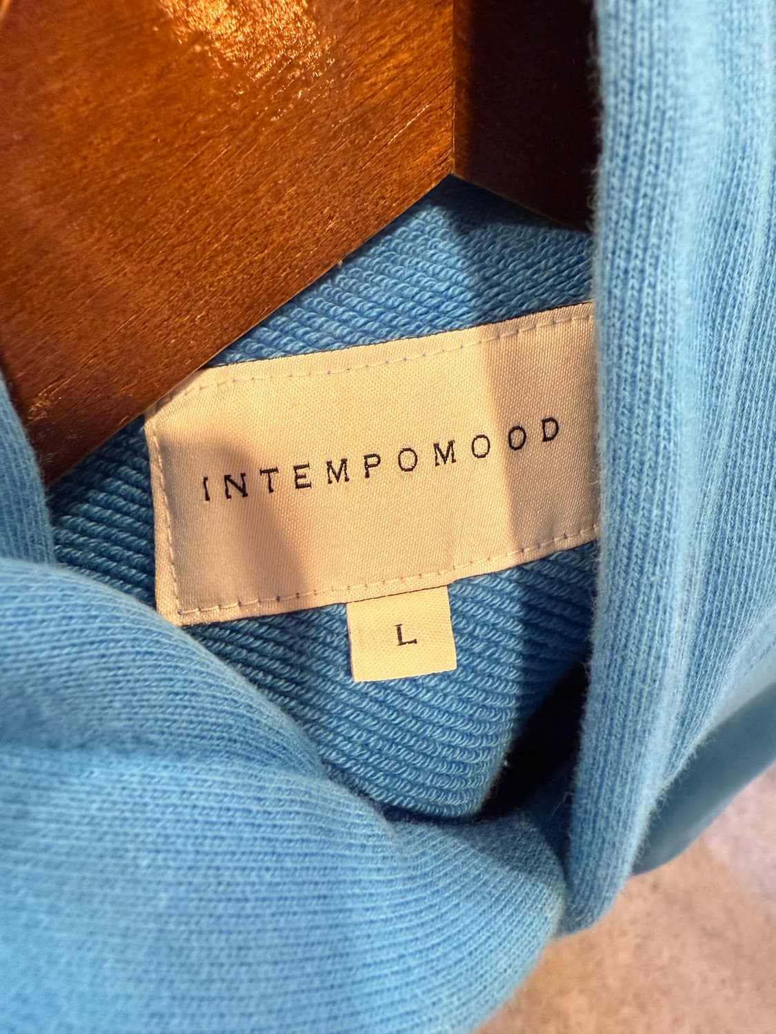 인템포무드 스카이 후드티 상품이미지2