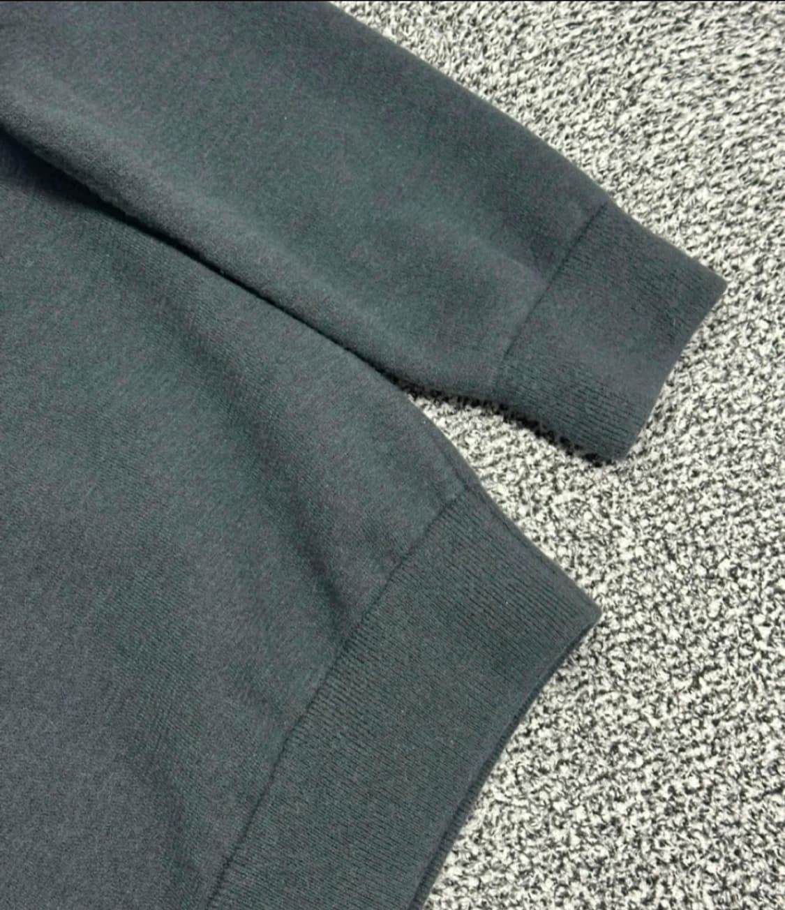[SOLID HOMME] 솔리드옴므 차콜 그레이 울 혼방 니트 (48사이 상품이미지4