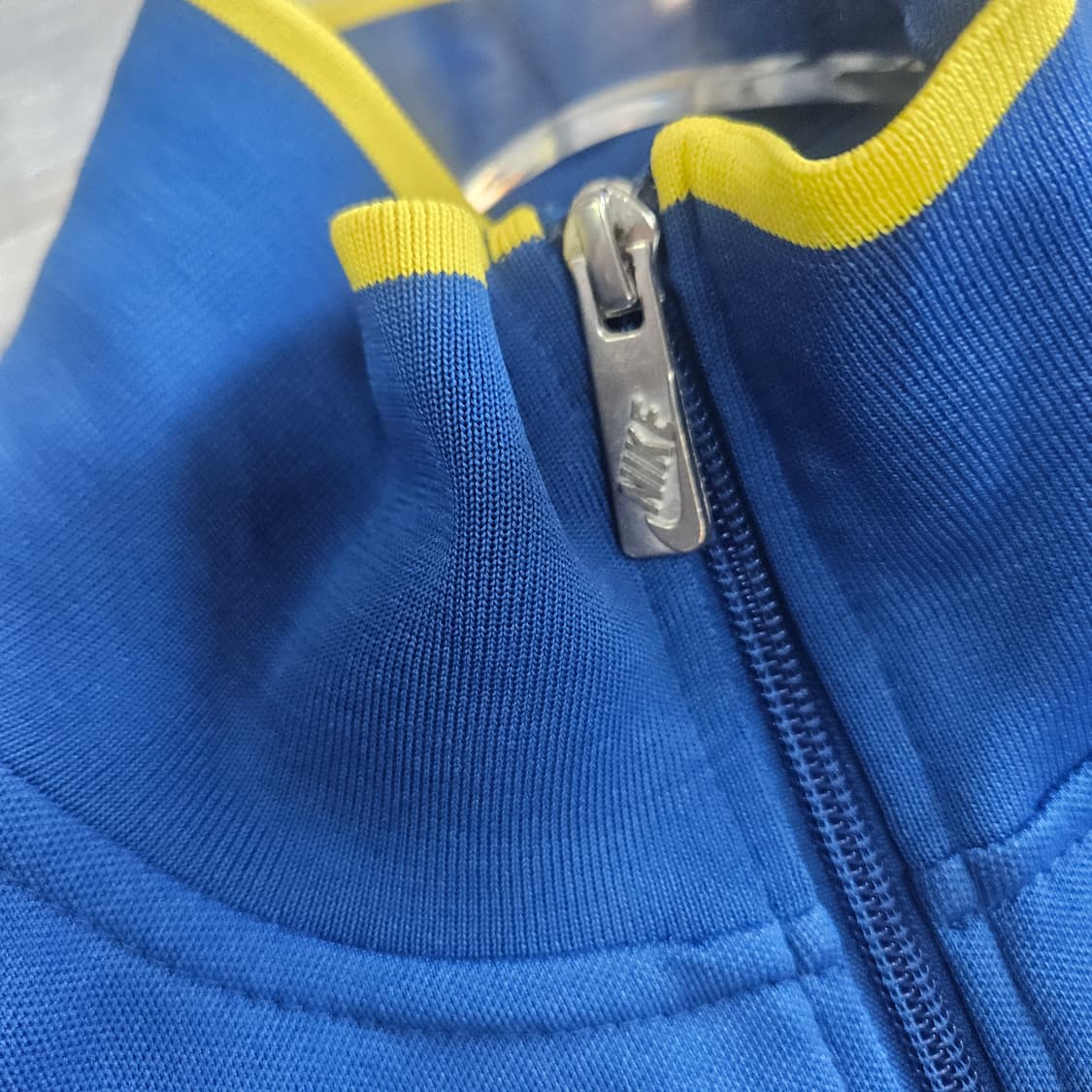 𝗡𝗜𝗞𝗘 X FCB TRACK JACKET 🔵🔴 상품이미지5