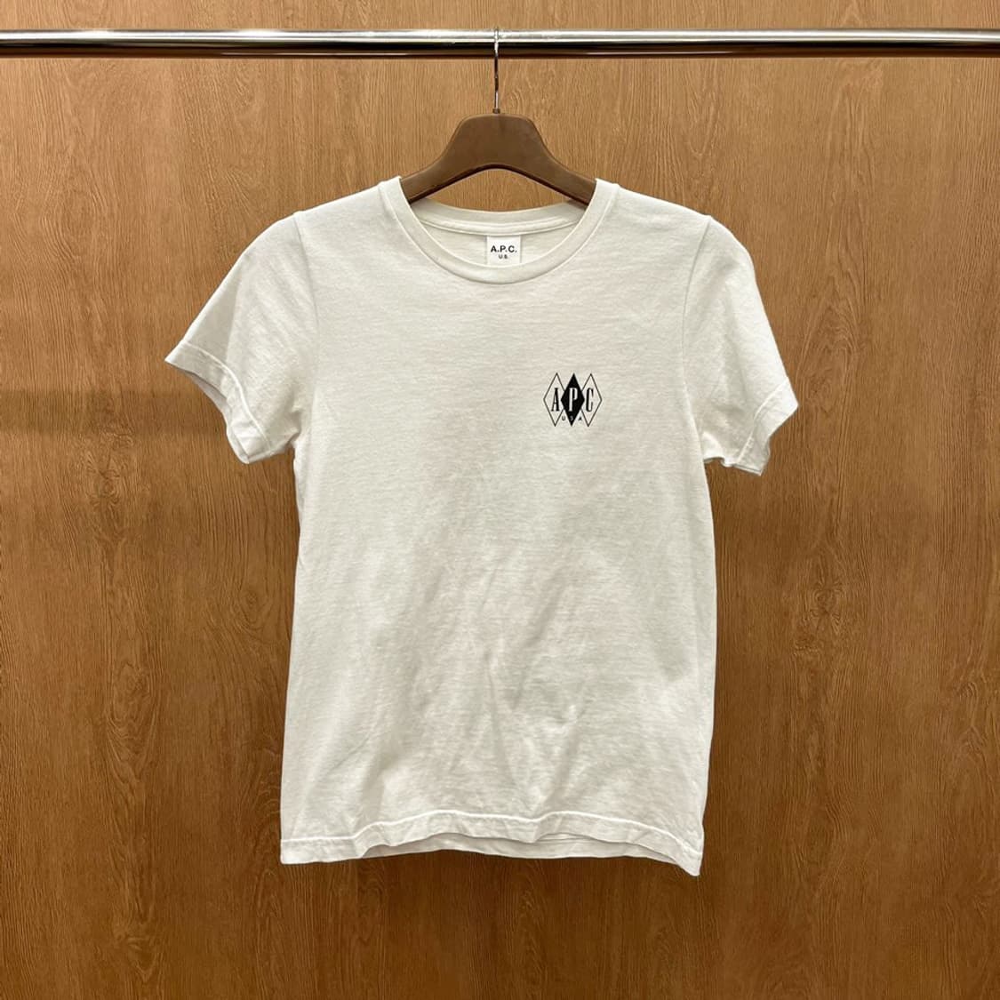 아페쎄 반팔 티셔츠 로고 프린팅 라운드넥 무지 디테일 레귤러핏 화이트 상품이미지2