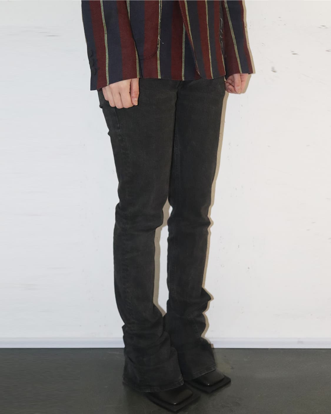 발렌시아가 21SS 슬림핏 부츠컷 데님 팬츠 블랙 상품이미지2