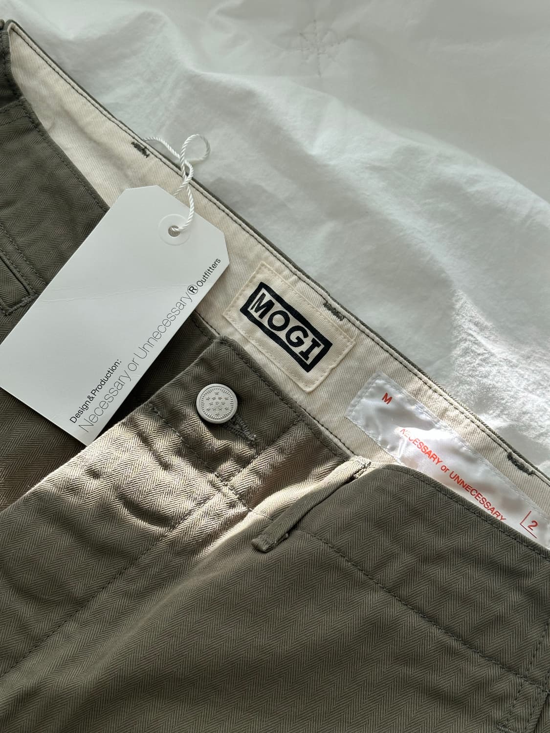 mogi folk art 40's 아미치노팬츠 올리브 헤링본 상품이미지1