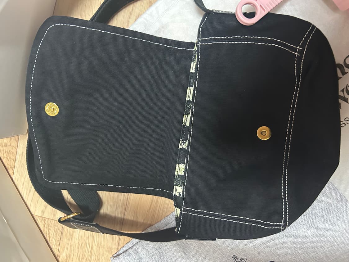 비비안웨스트우드 가방 크로스백 코튼백 블랙 상품이미지3