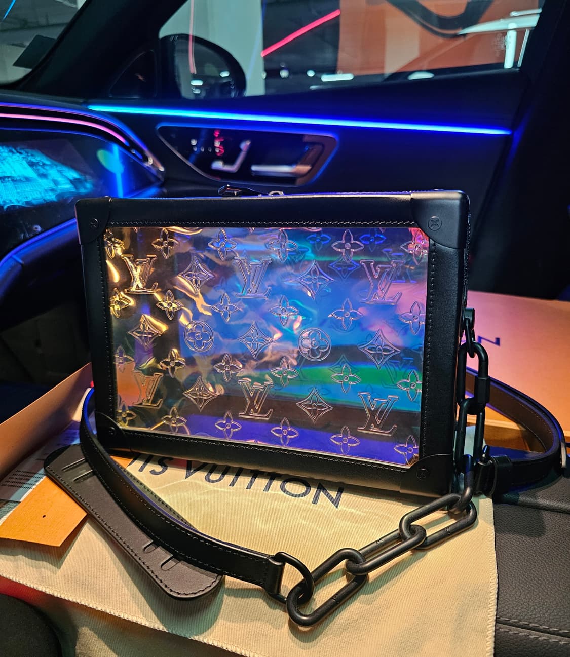 루이비통 모노그램 프리즘 소프트트렁크 크로스백 버질아블로 (새상품) 상품이미지2