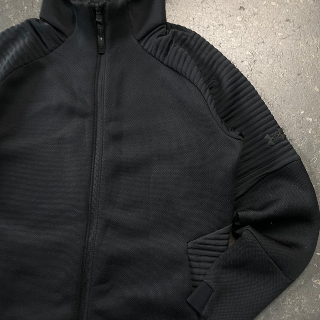 105 언더아머 무브 에어캡 후드 자켓  상품이미지2