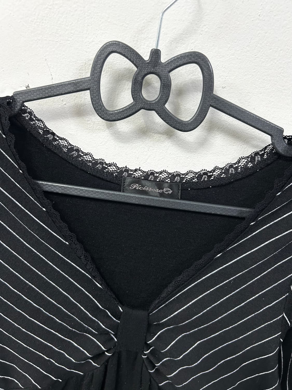 [PICISCASE] 오네갸루 트임 리본 스트라이프 롱슬리브 상품이미지8