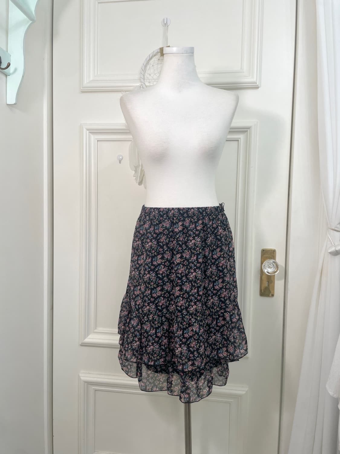 black flower ruffle banding midi skirt 상품이미지1