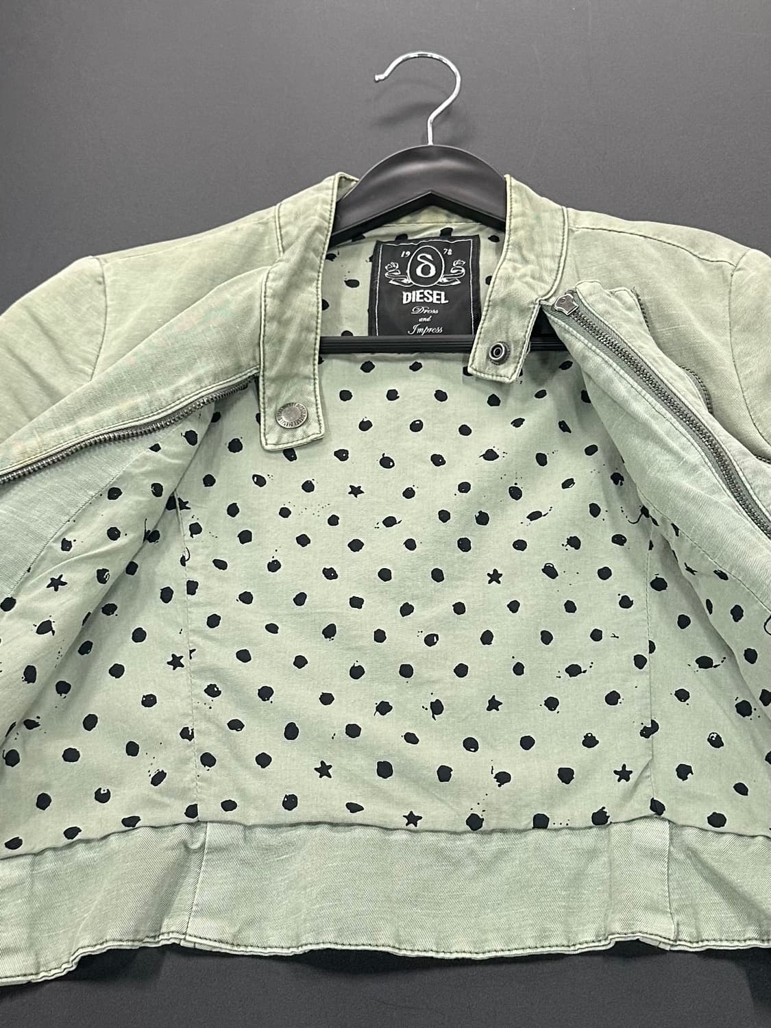 디젤 사선지퍼 도트안감 투웨이 락시크 넥버클자켓 상품이미지10