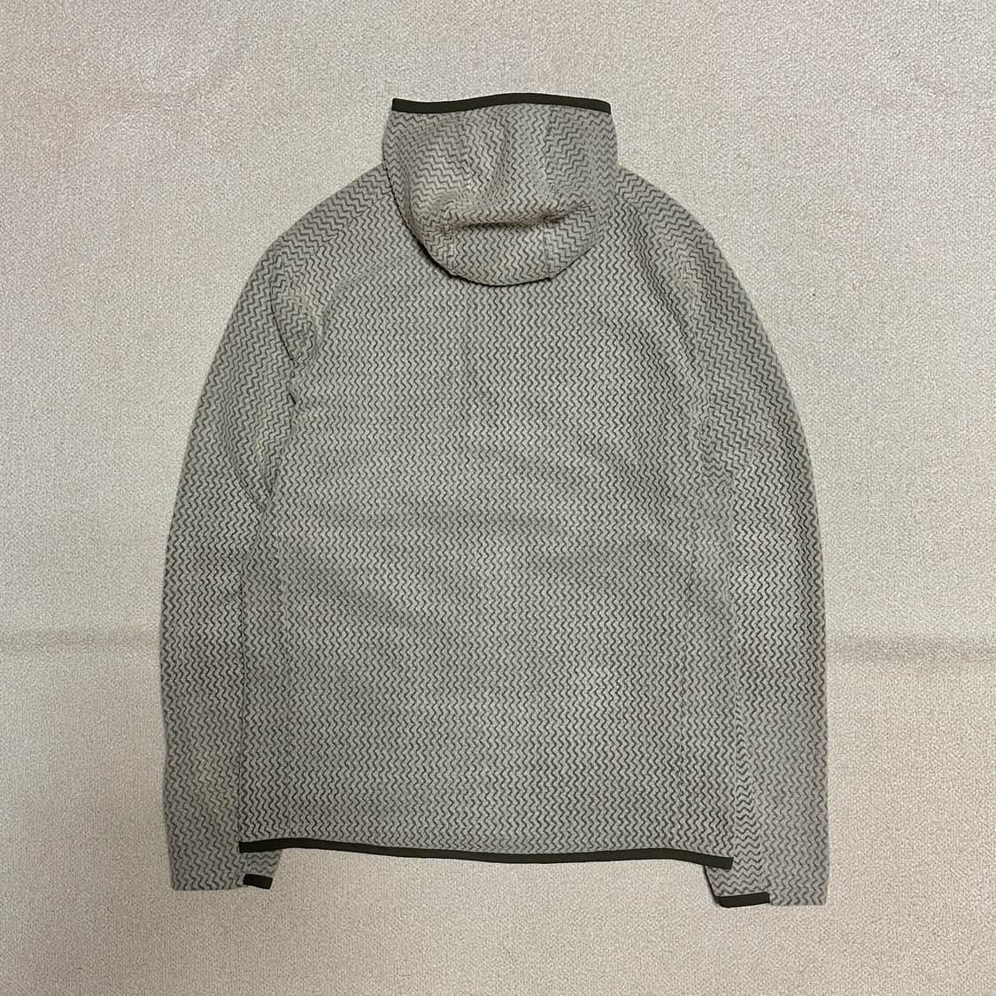 파타고니아 맨즈 R1 에어 풀집 후디 상품이미지3