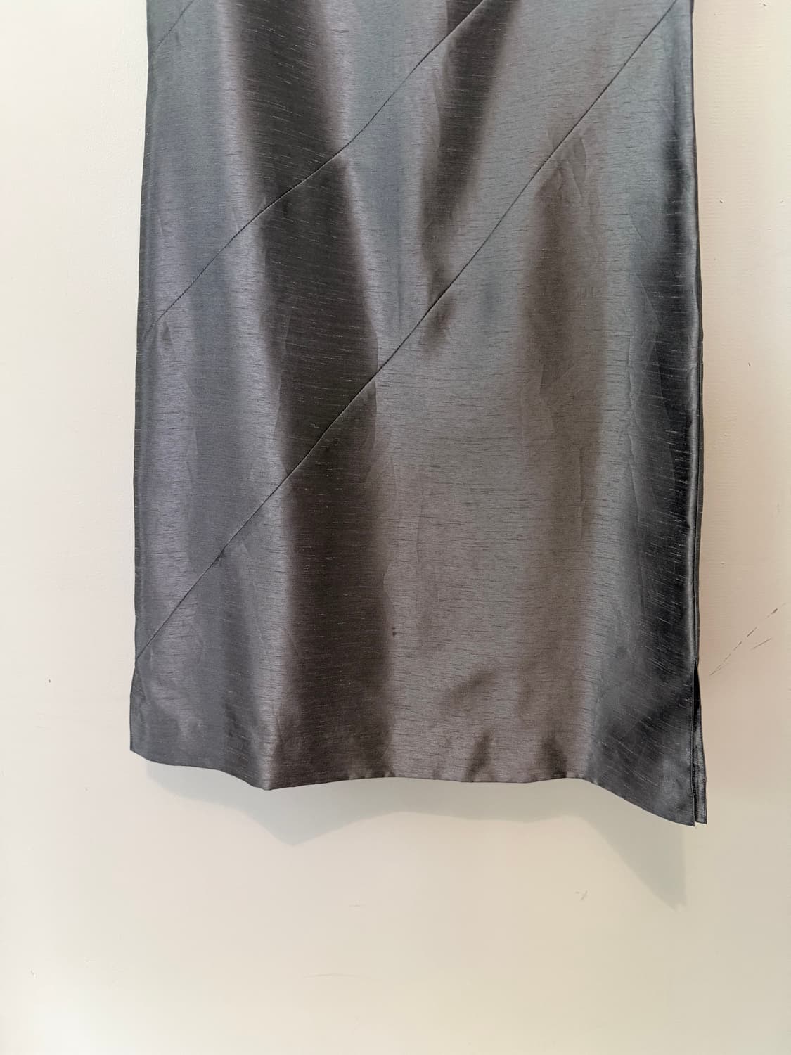 Glossy v-neck dress 상품이미지6