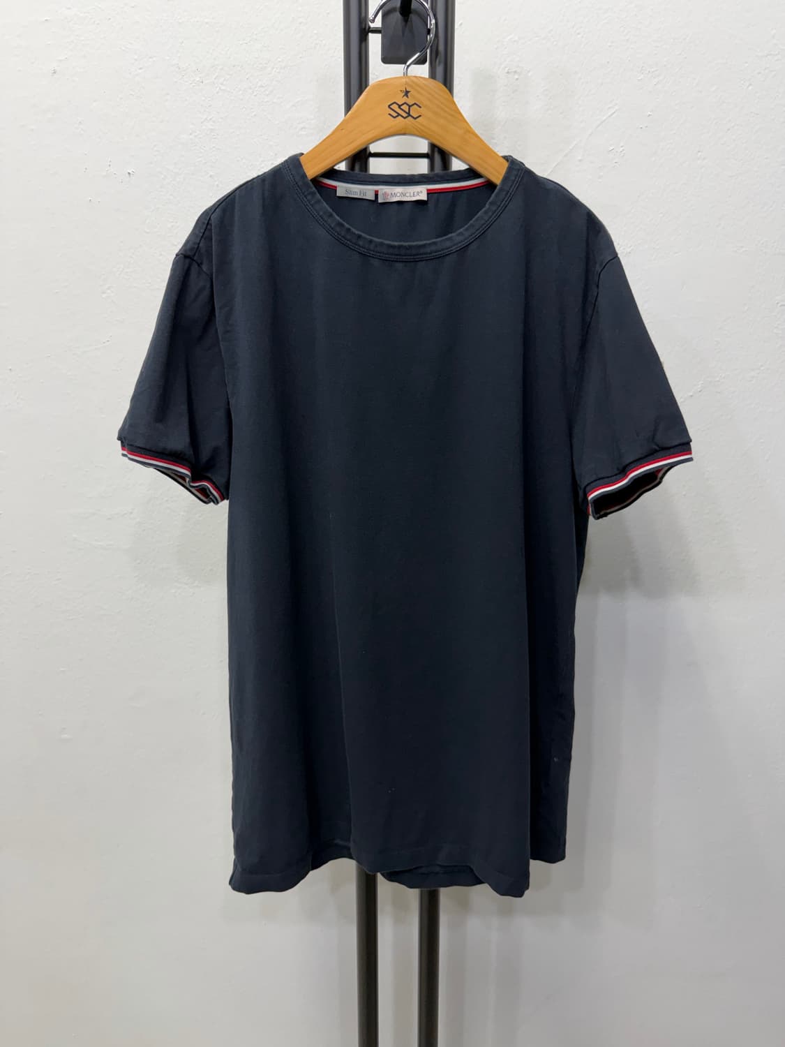 정품) 몽클레어 남성 네이비 반팔 티셔츠 XL 상품이미지1