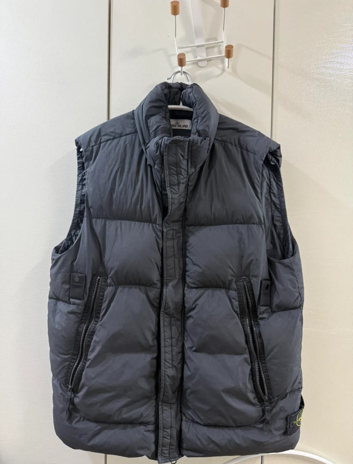 [L/105] 스톤아일랜드 크링클랭스 패딩조끼 상품이미지1