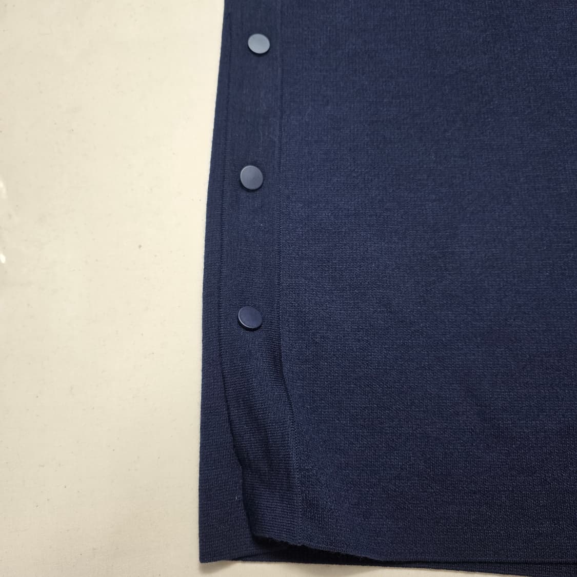 1180 시스템 한섬 네이비 니트 롱 스커트 버튼 디테일 상품이미지3