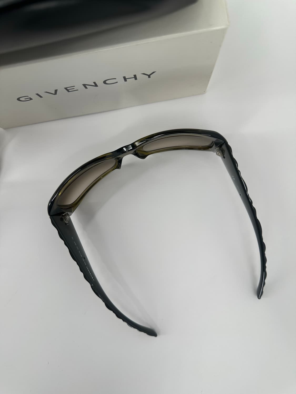 [새상품 무료배송] 정품 지방시 Made in Italy 선글라스 상품이미지6