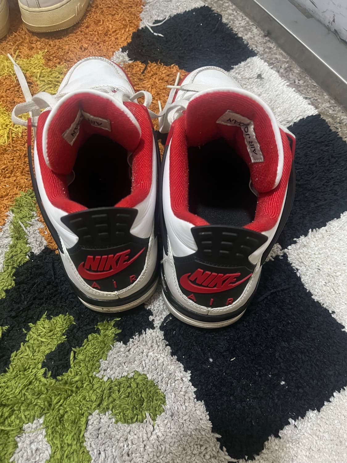 조던4 레트로 OG 파이어레드 상품이미지2