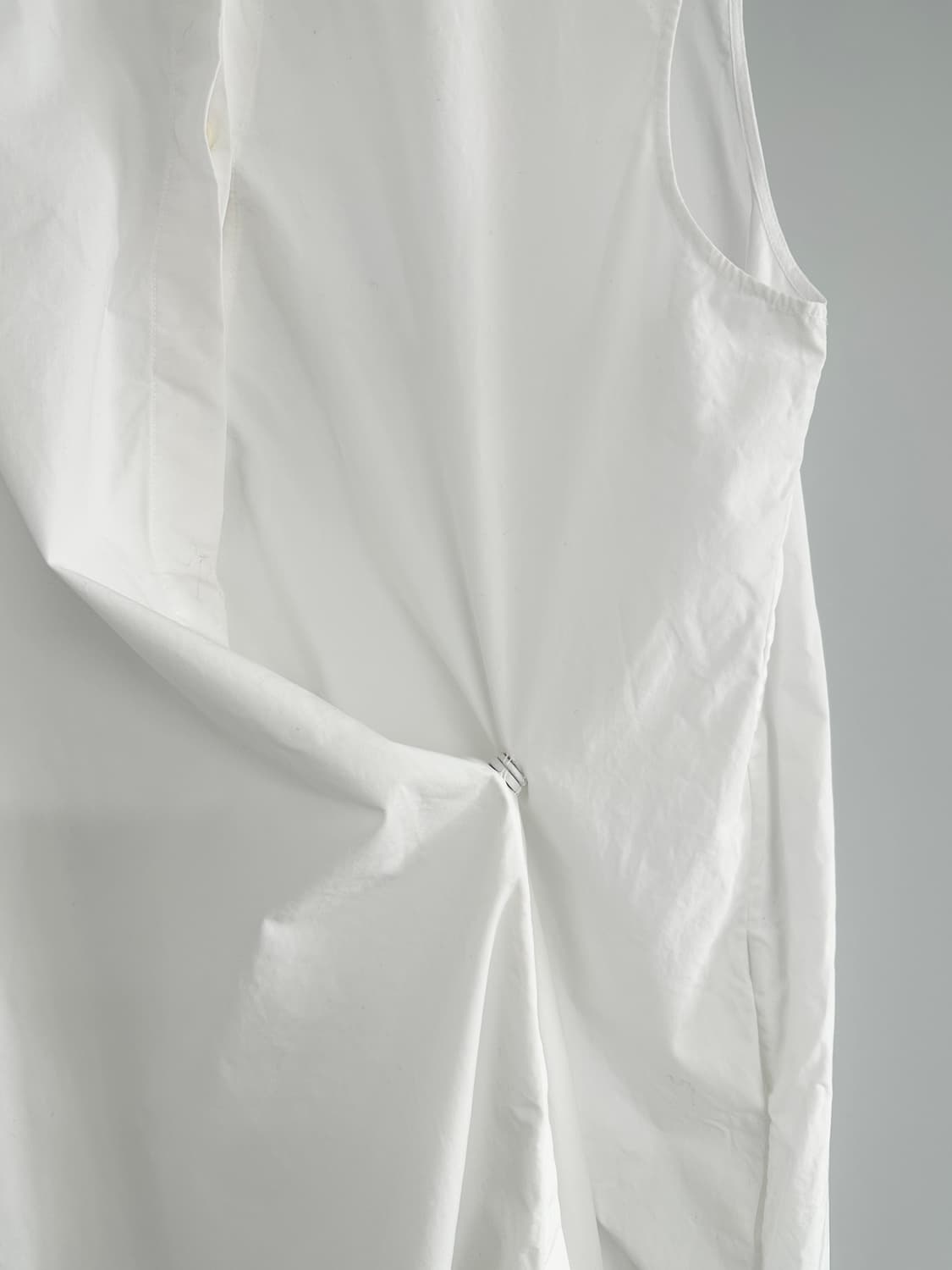 [COS /코스] 민소매 랩 원피스 상품이미지5