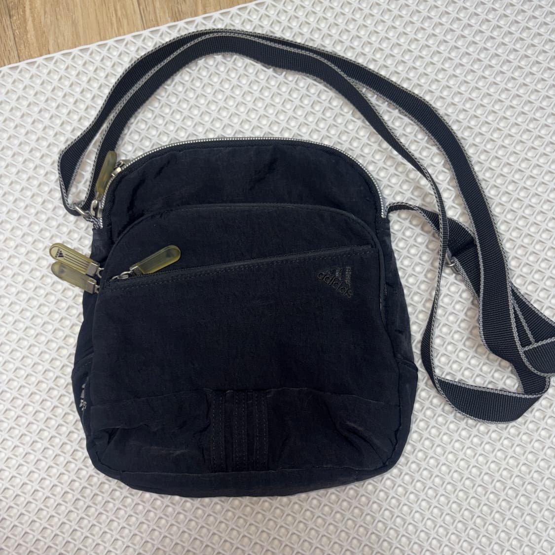 빈티지 아디다스 오리지널 블랙 삼선 크로스백 상품이미지1