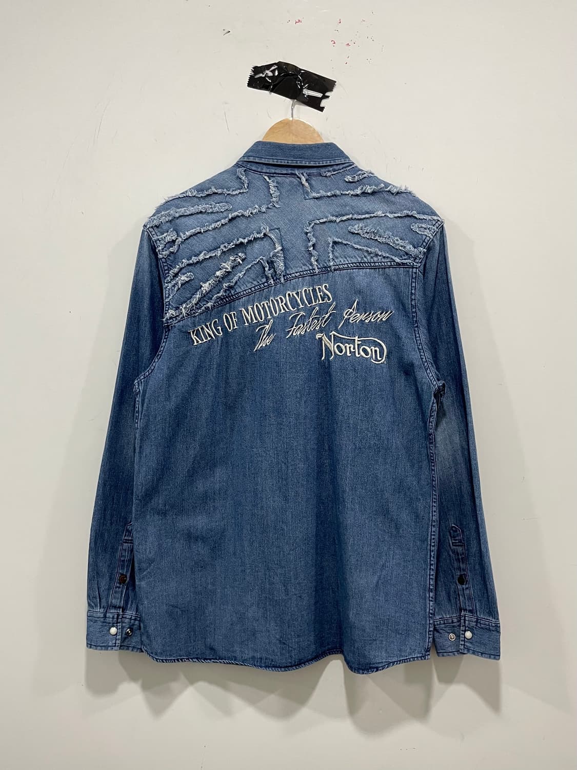 Norton 노턴 워싱 그런지 빅 자수로고 데님 긴팔셔츠 상품이미지3