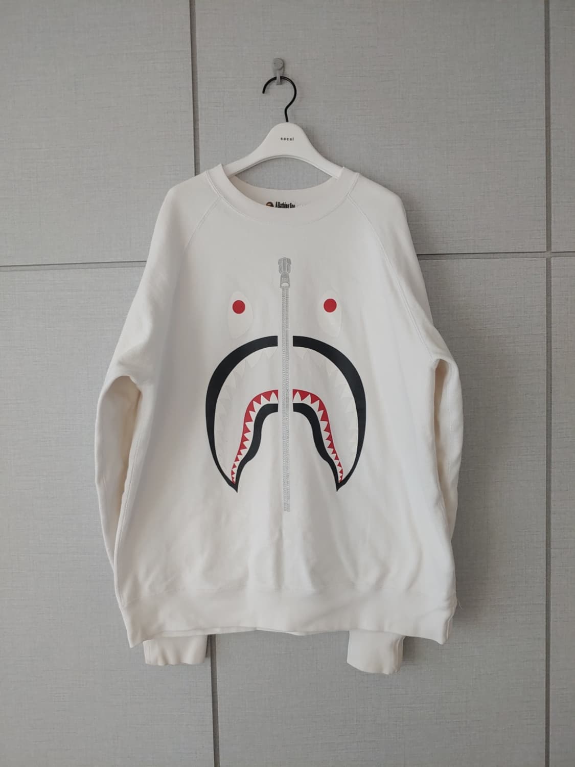 [2XL] 베이프 샤크 맨투맨 화이트 상품이미지1