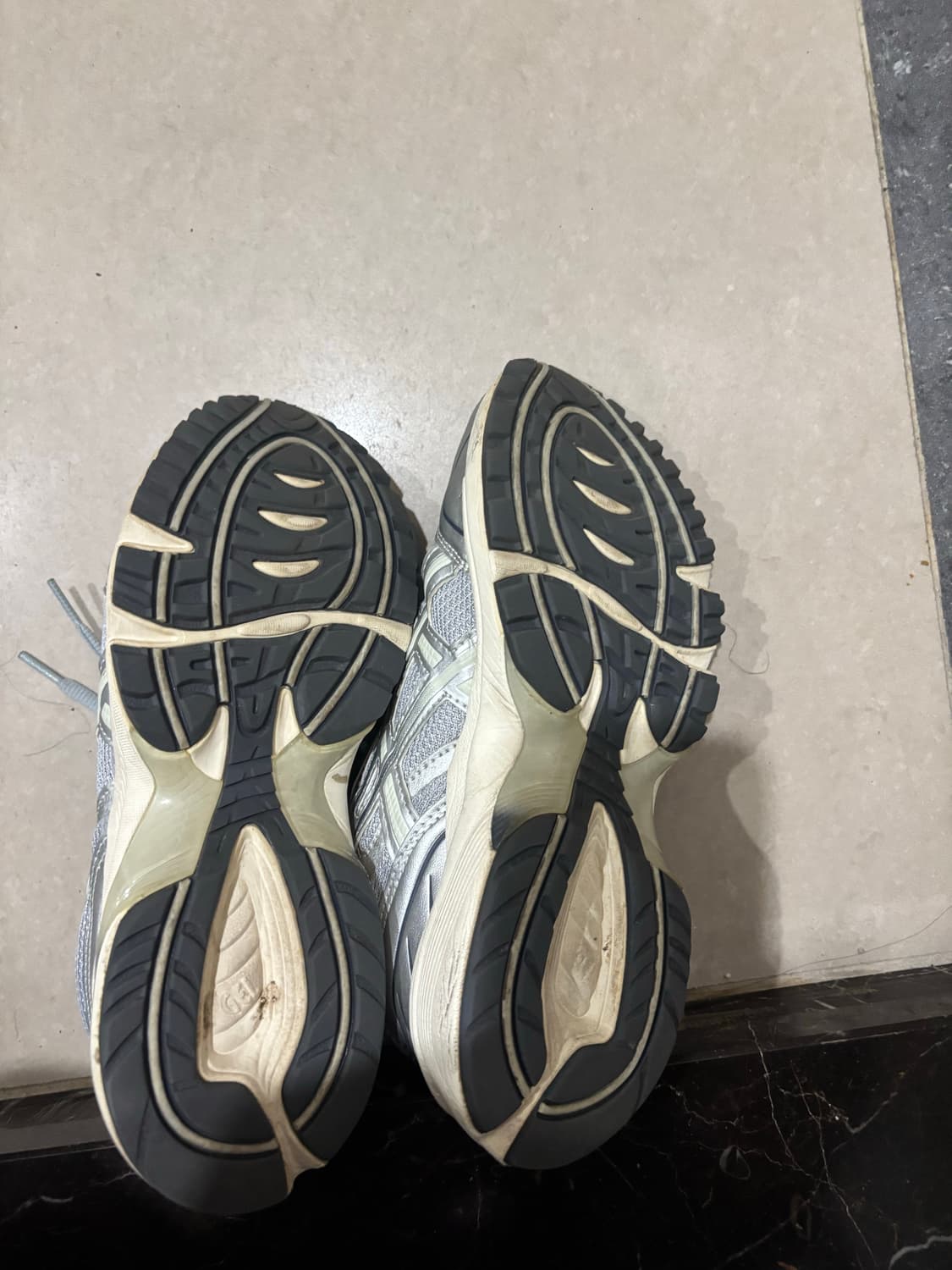 아식스 젤 1090 피드몬트 그레이 235 상품이미지4