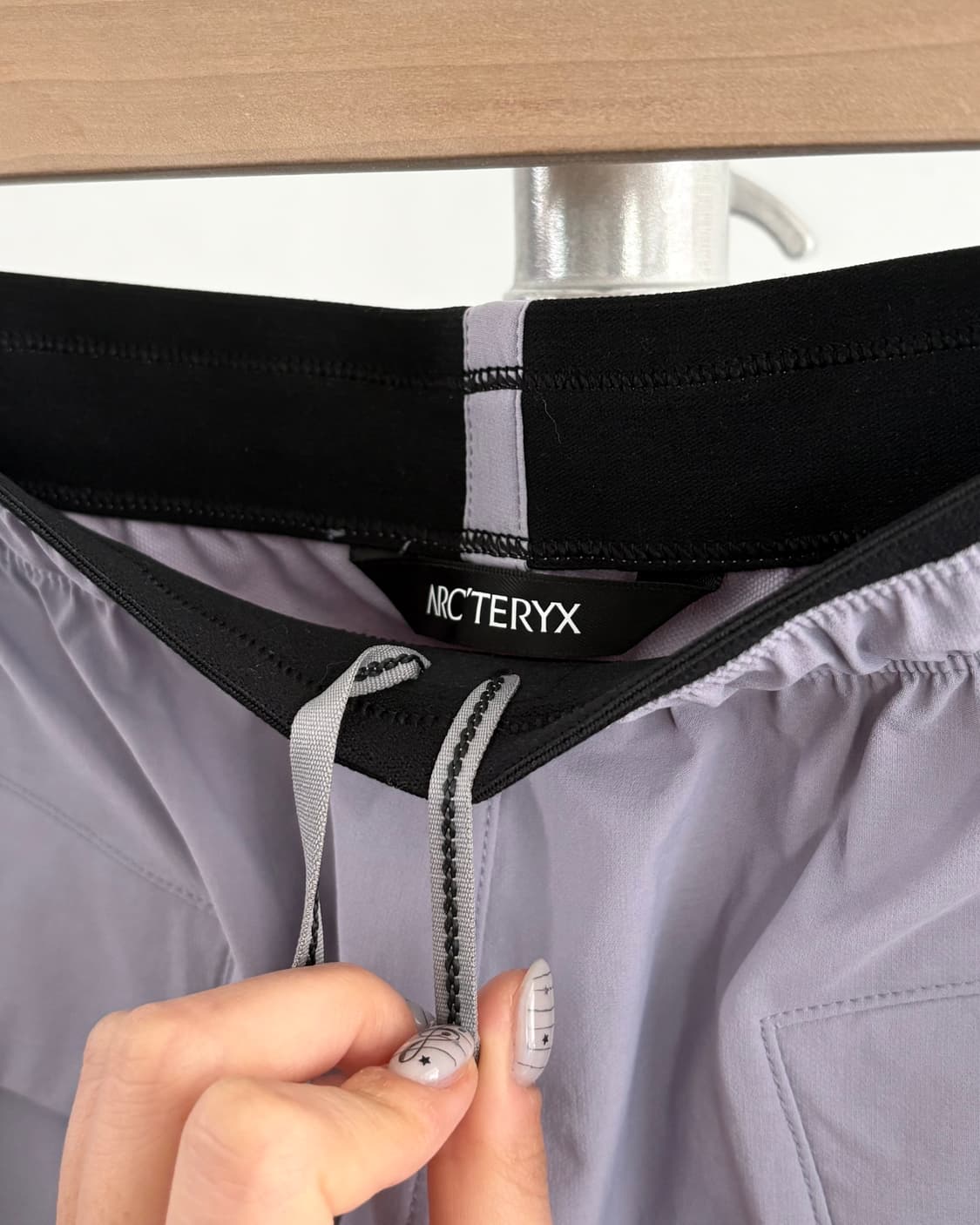 (새상품) Arc’teryx 아크테릭스 라일락 컬러 유틸리티 반바지 상품이미지4