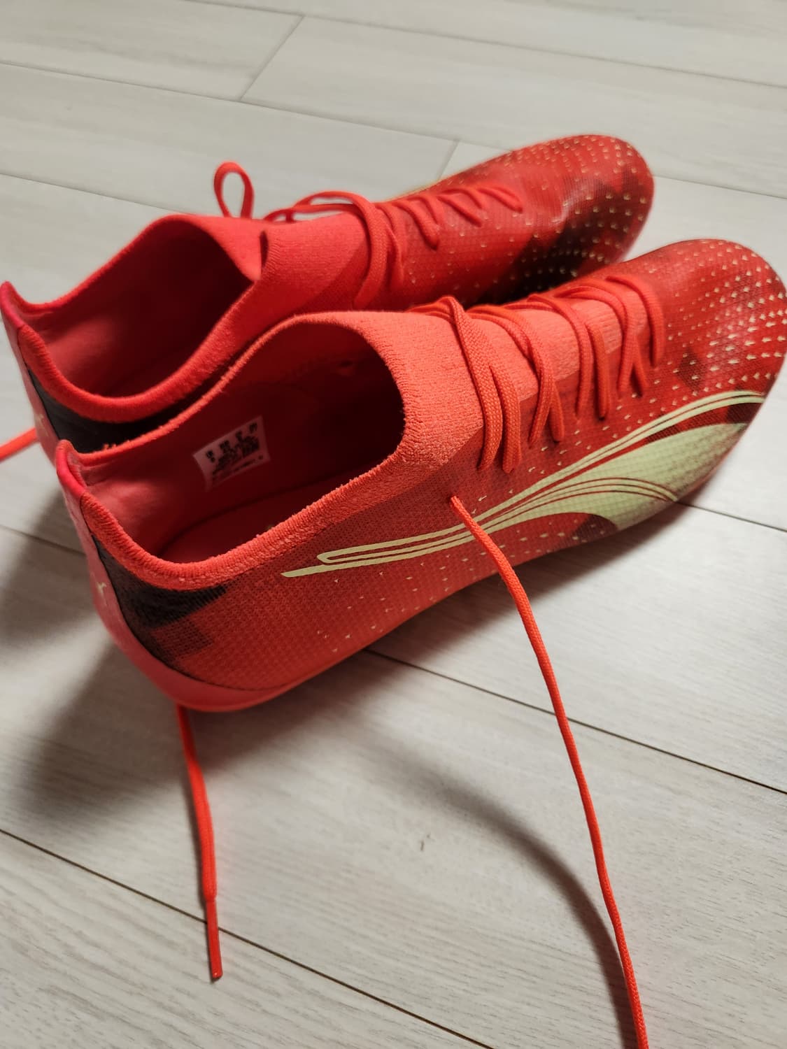 새상품급)푸마 울트라 매치 MG 사이즈270

여러 중고사이트에도 같이  상품이미지4