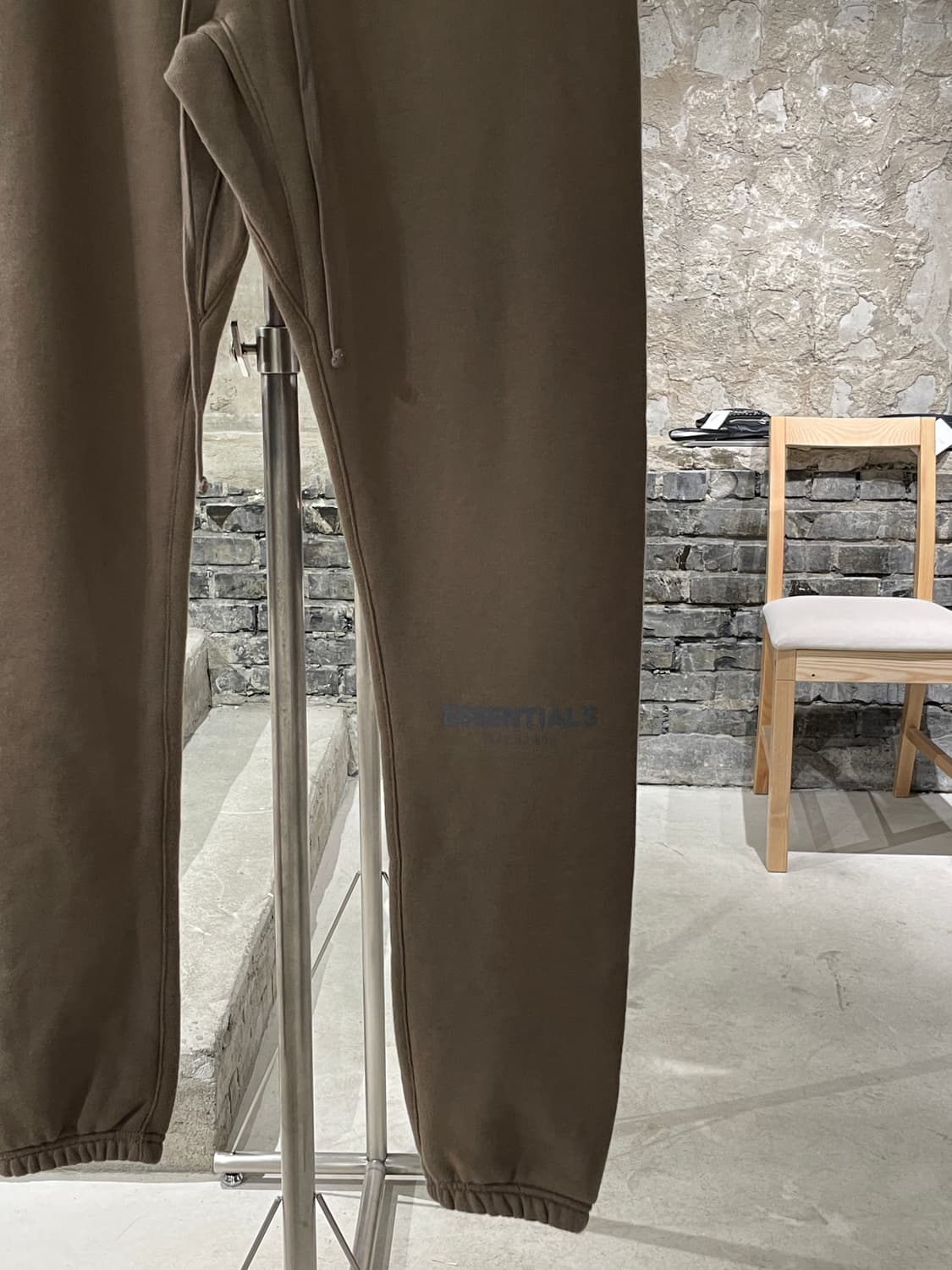 에센셜 20F/W 브라운 스웻 팬츠 상품이미지5
