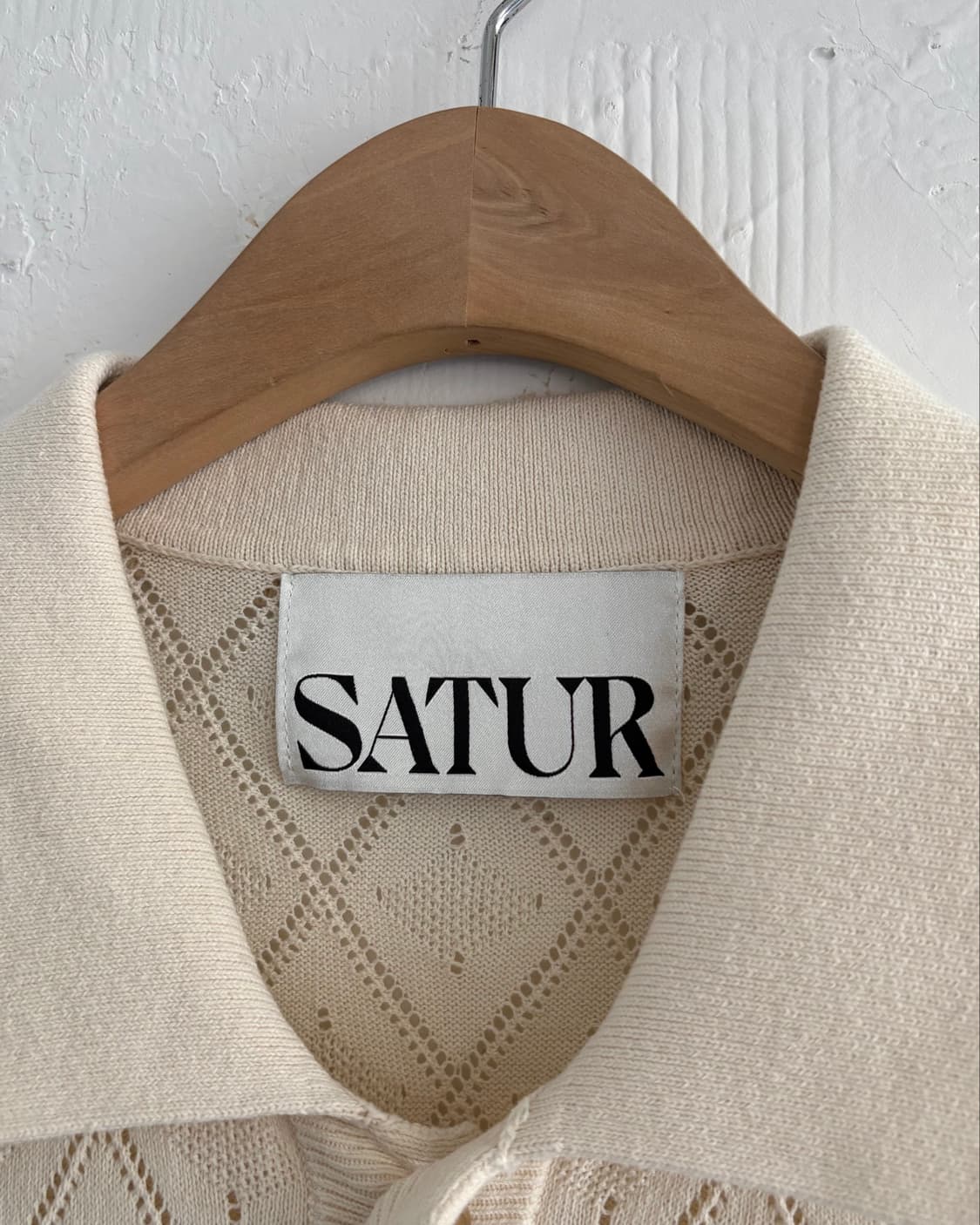Satur 세터 아이보리 펀칭 반팔 가디건 상품이미지3