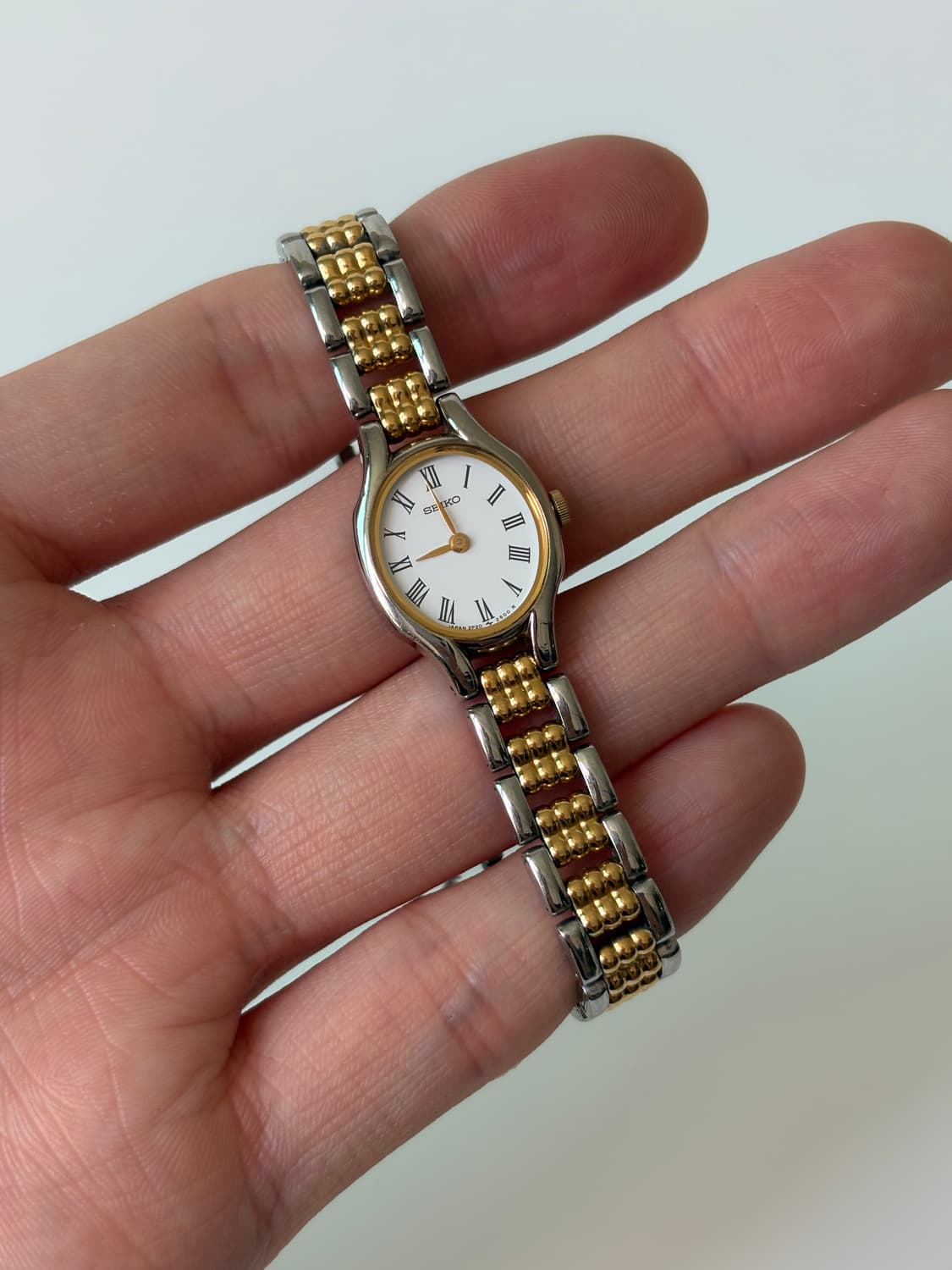 1980s Roman Oval Bracelet Ladies Quartz 상품이미지2