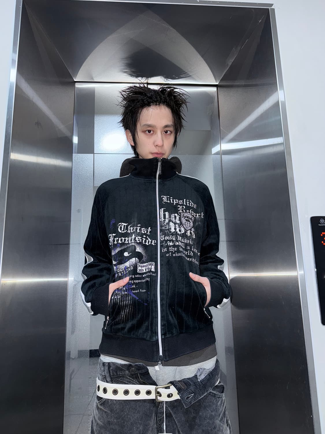 lettering velour zipup jacket 상품이미지1