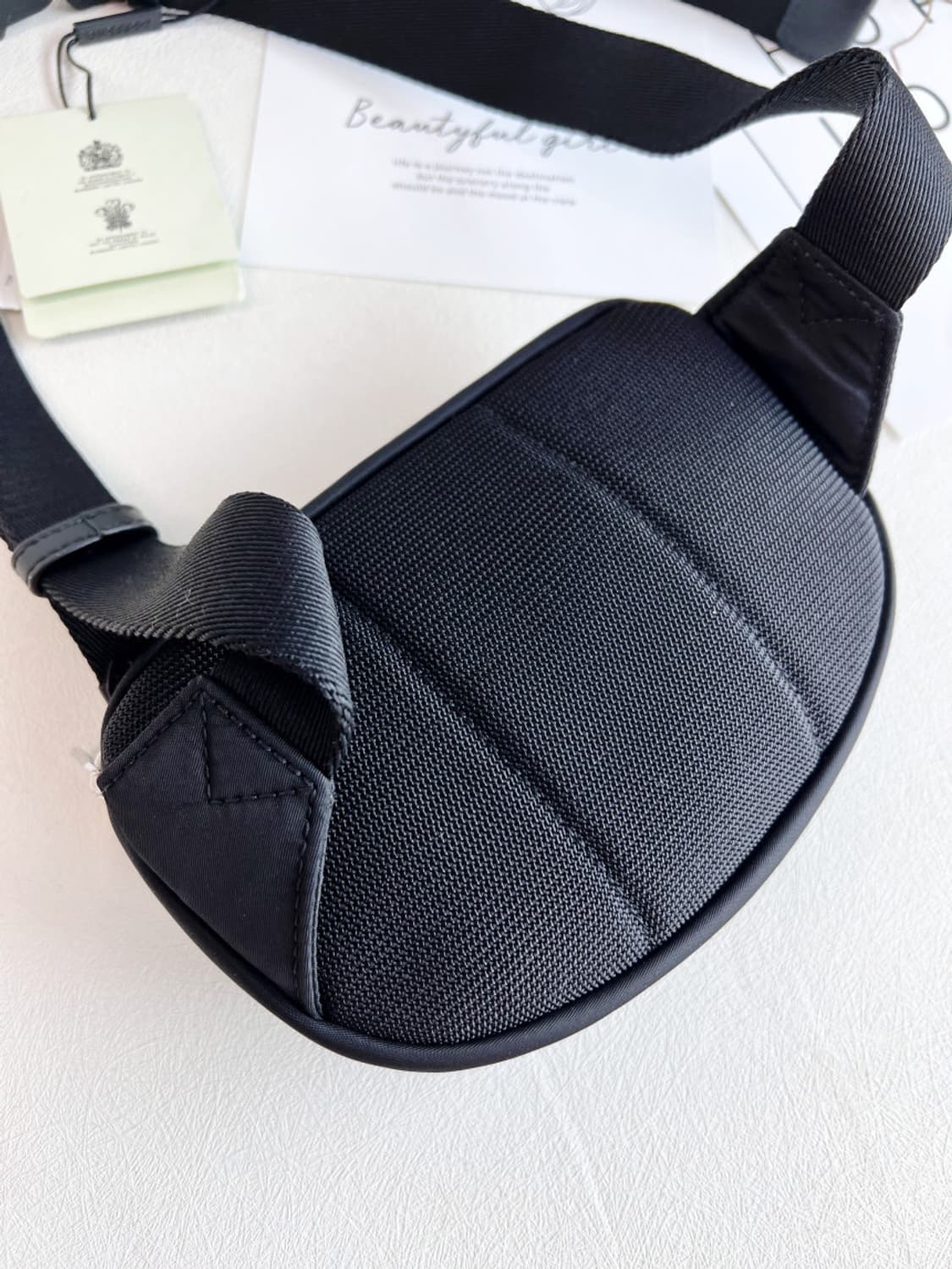 [새상품급] 버버리 캐논 나일론 벨트백 블랙 상품이미지3