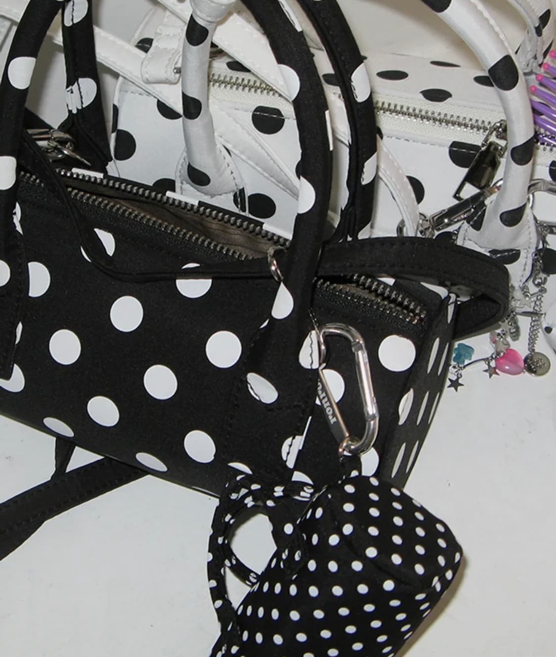 론론 도트미니백 블랙 ROUND MINI PETIT CROSS BAG 상품이미지4