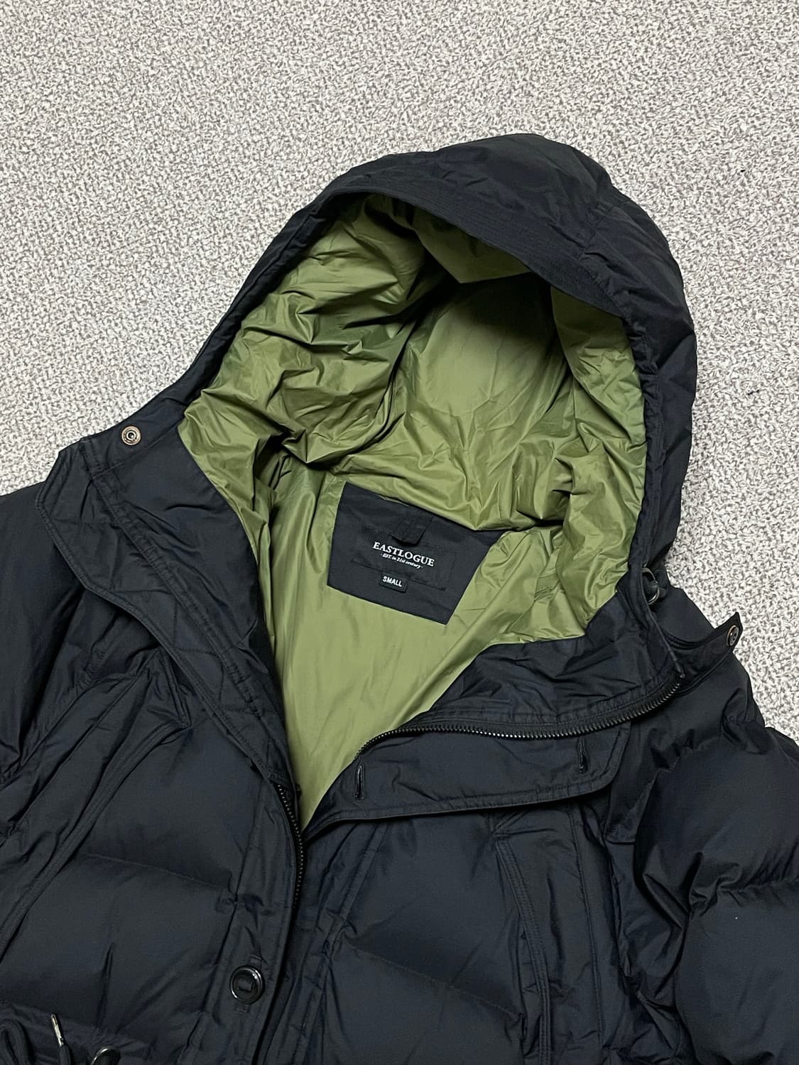 이스트로그 유틸리티 패딩 S 팝니다. 상품이미지3